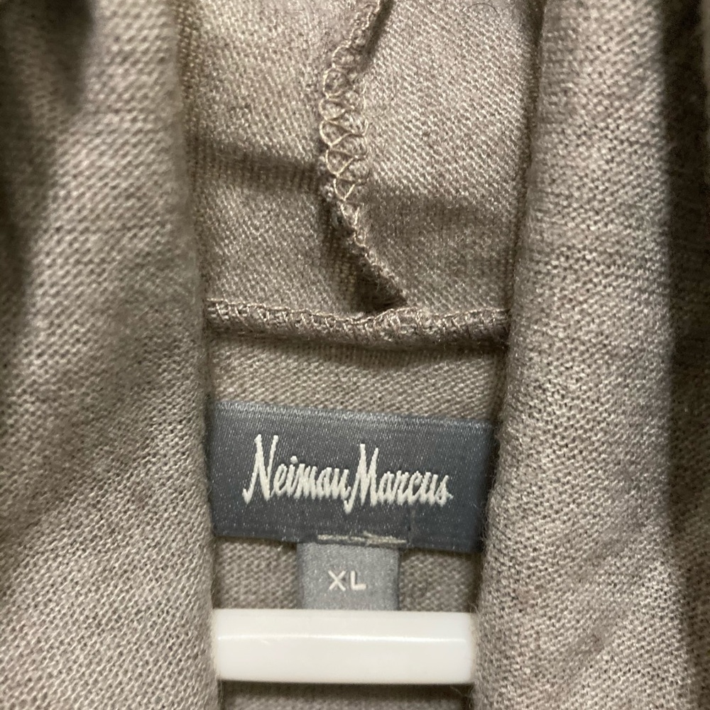 Cardigan sweater with ruffled look